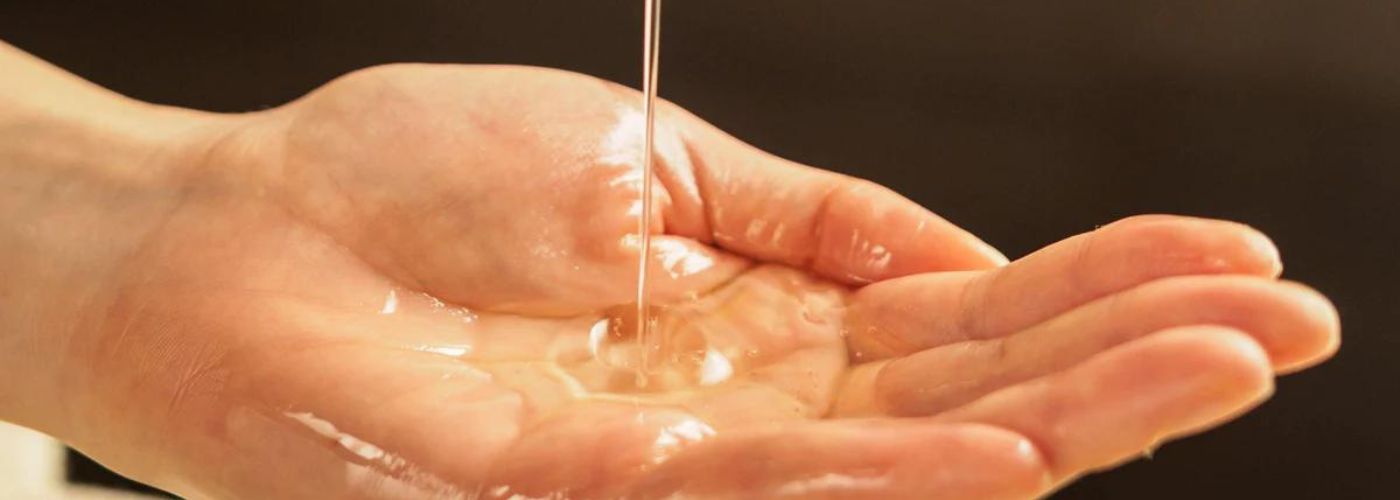 Massageöl für sinnliches gleiten, so funktionierts! - loveiu.ch