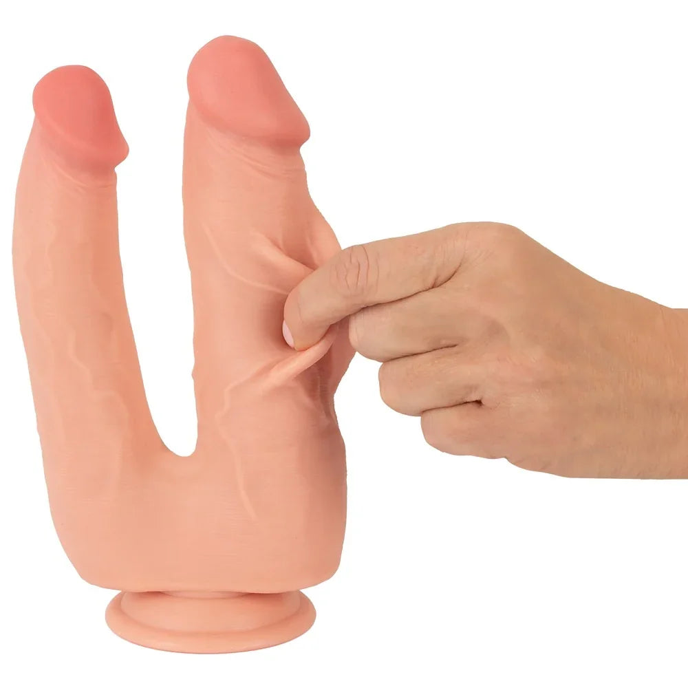 Zweiköpfiger Dildo in hautfarben, weich und flexibel, ideal für Paare und Solo-Spaß