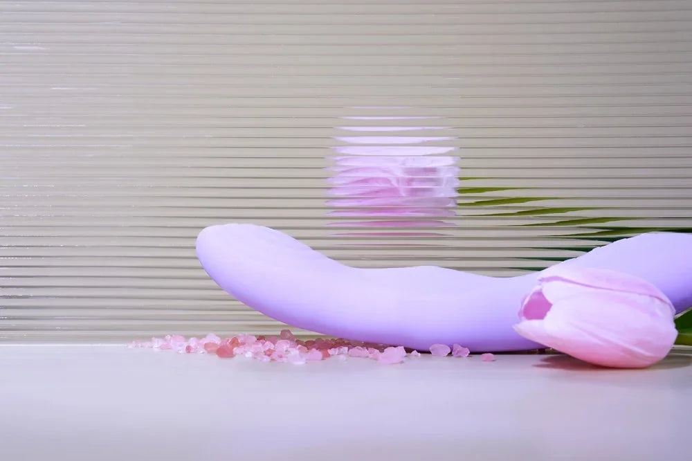 Lila Vibrator mit rosa Tulpe und Salzkristallen – Intimspielzeug für mehr Lust