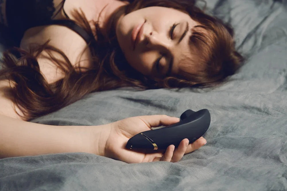 Womanizer Premium 2 Vibromasseur à poser avec simulateur d'ondes de pression - 15,5 cm (noir)